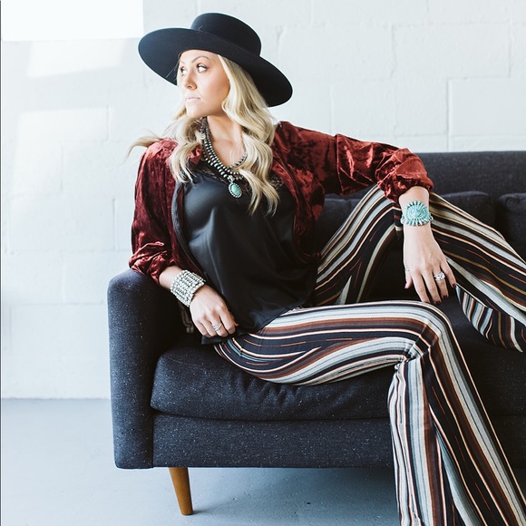 Meet Your Posher!!💜 - Picture 8 of 8